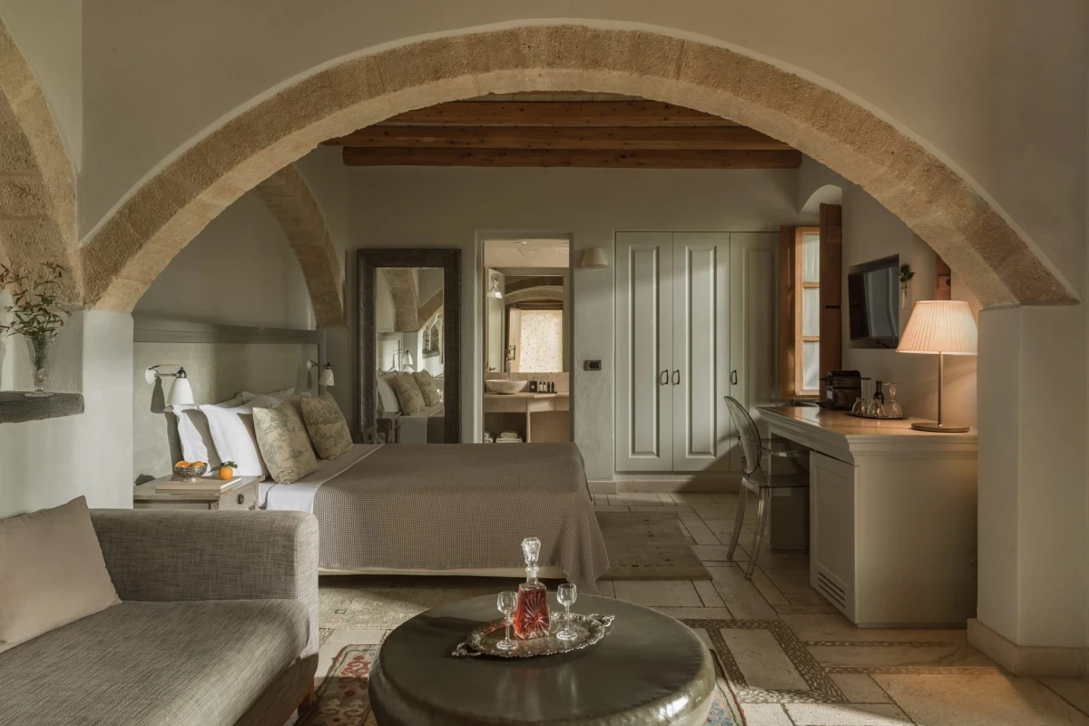 Kinsterna Hotel