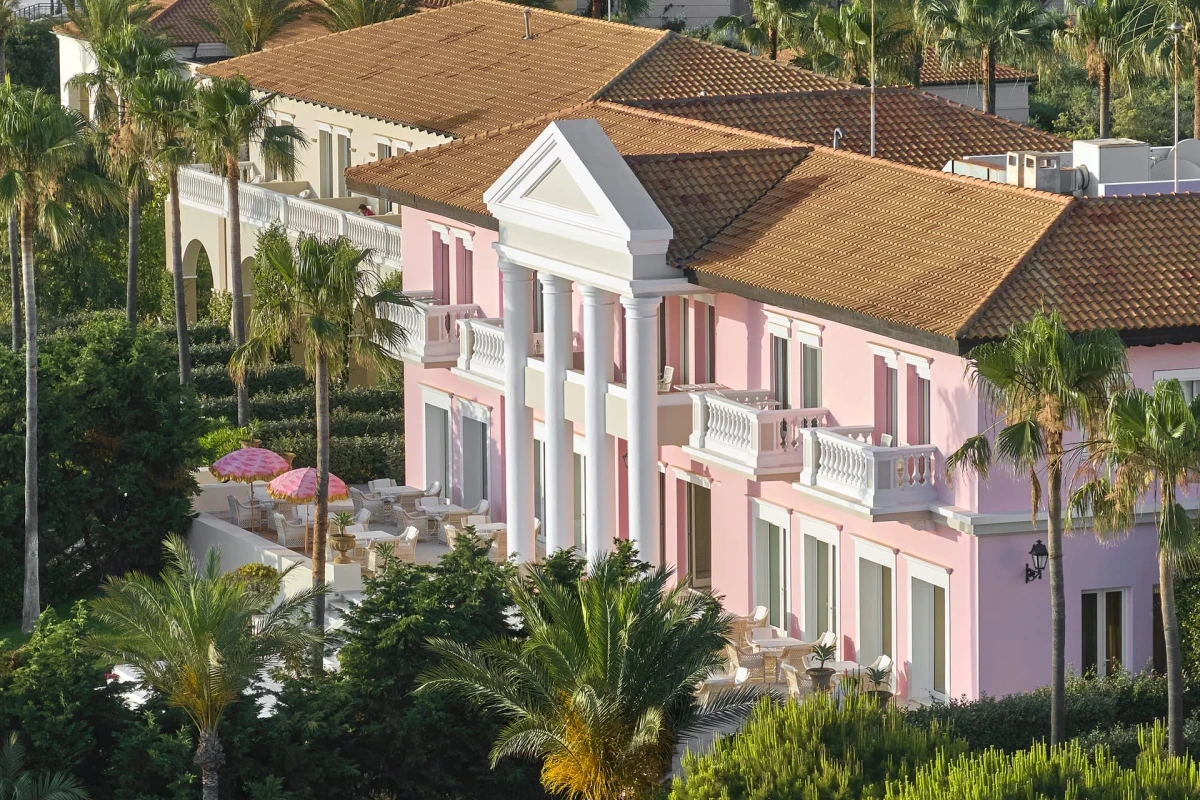 Mandola Rosa, A Resort to Live