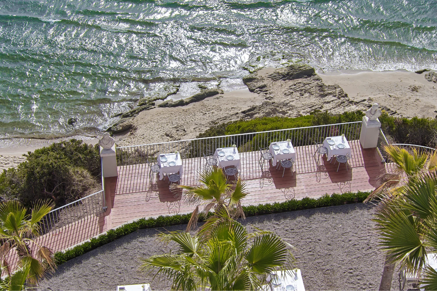 Mandola Rosa, A Resort to Live