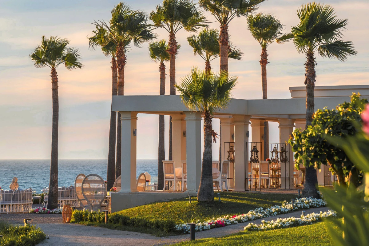 Mandola Rosa, A Resort to Live