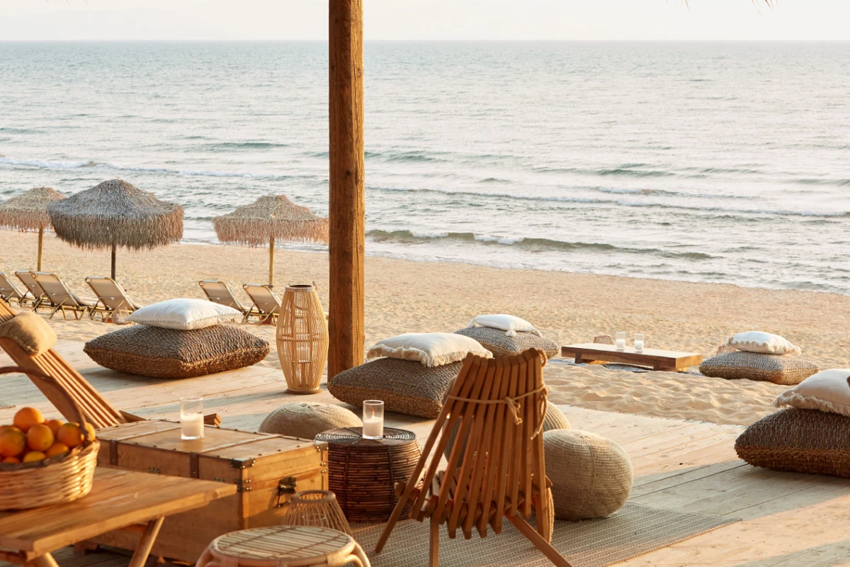 Mandola Rosa, A Resort to Live