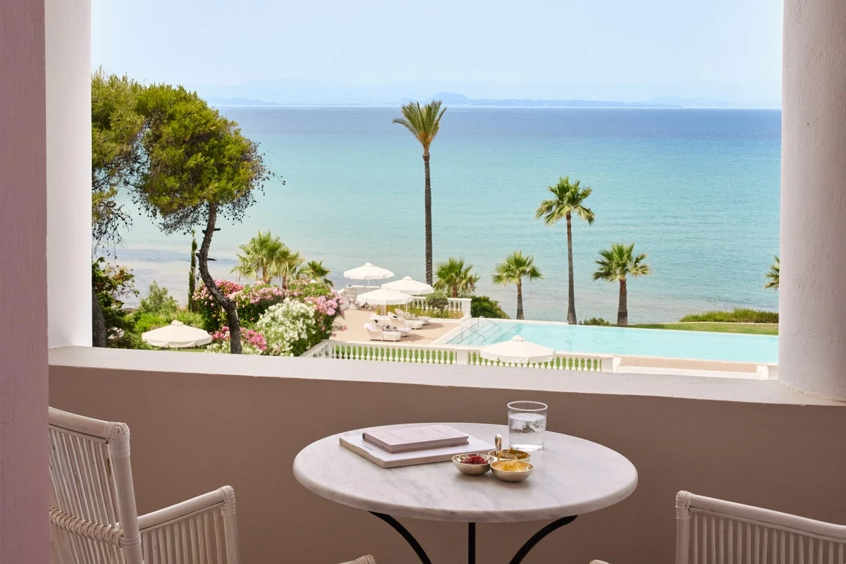 Mandola Rosa, A Resort to Live