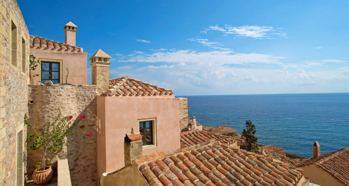 Moni Emvasis Luxury Suites