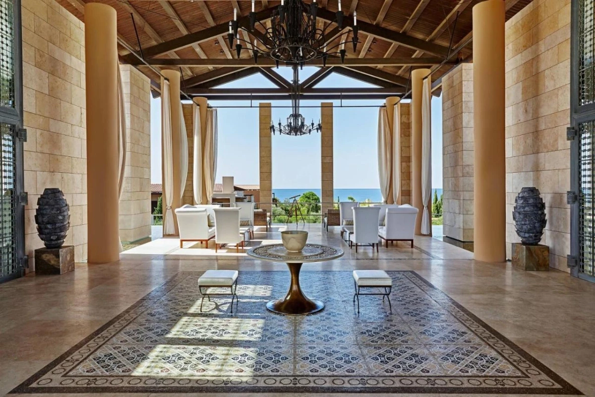 The Romanos, a Luxury Collection Resort