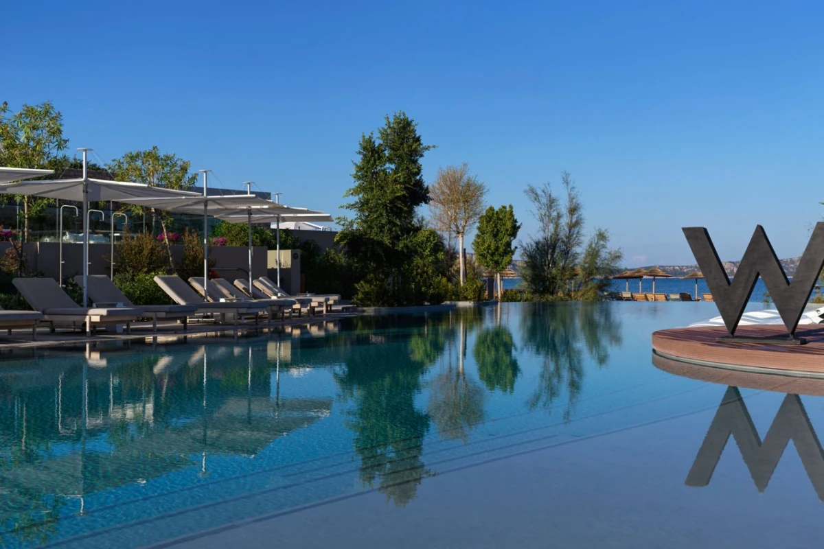 W Costa Navarino