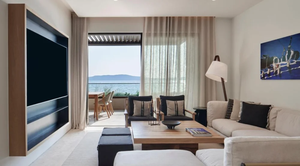 Escape Agora Bayfront Rooftop Infinity King Suite at W Costa Navarino