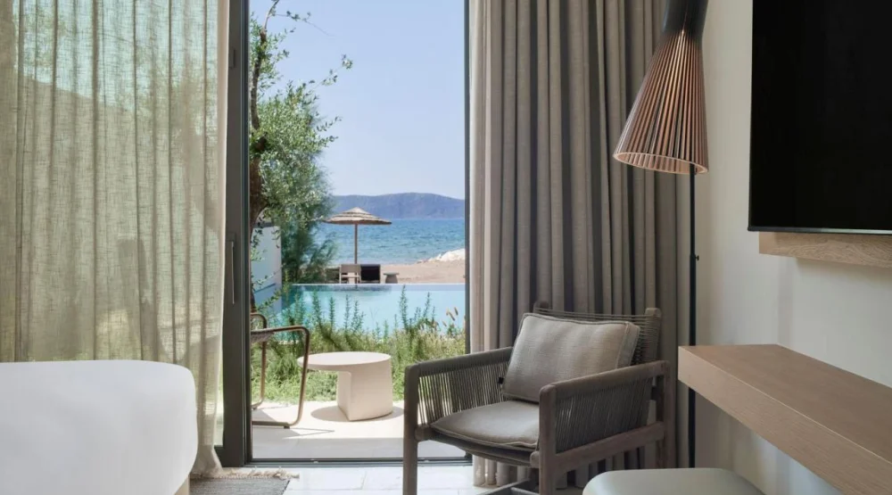 Escape Agora Beachfront Infinity King Suite at W Costa Navarino