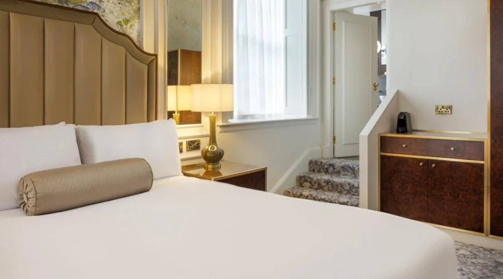 Deluxe Queen Room at The Caledonian Edinburgh, Curio Collection by Hilton