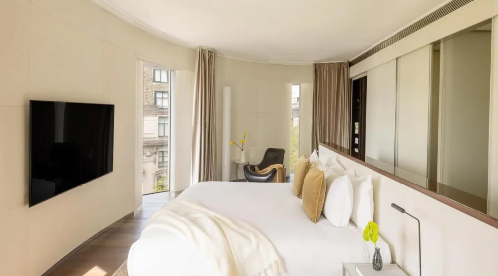Beyond Me + Suite Panoramic City View at ME London