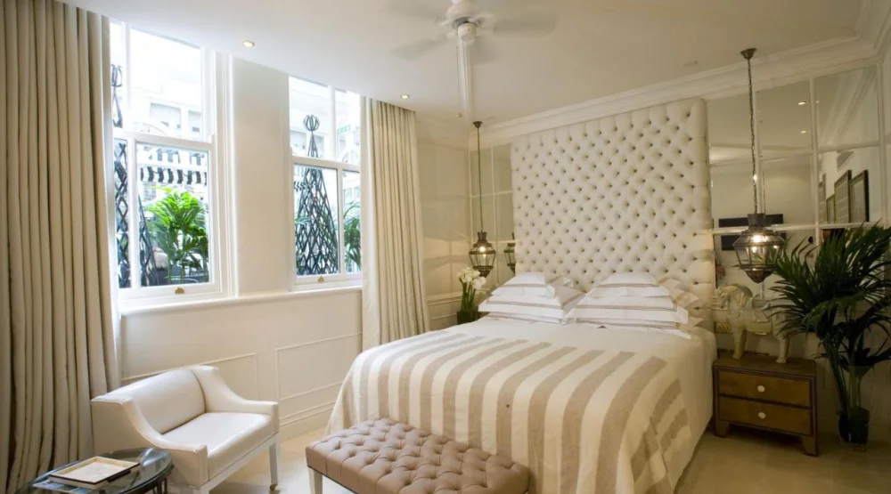 Superior Queen Room at The Milestone Hotel & Residences