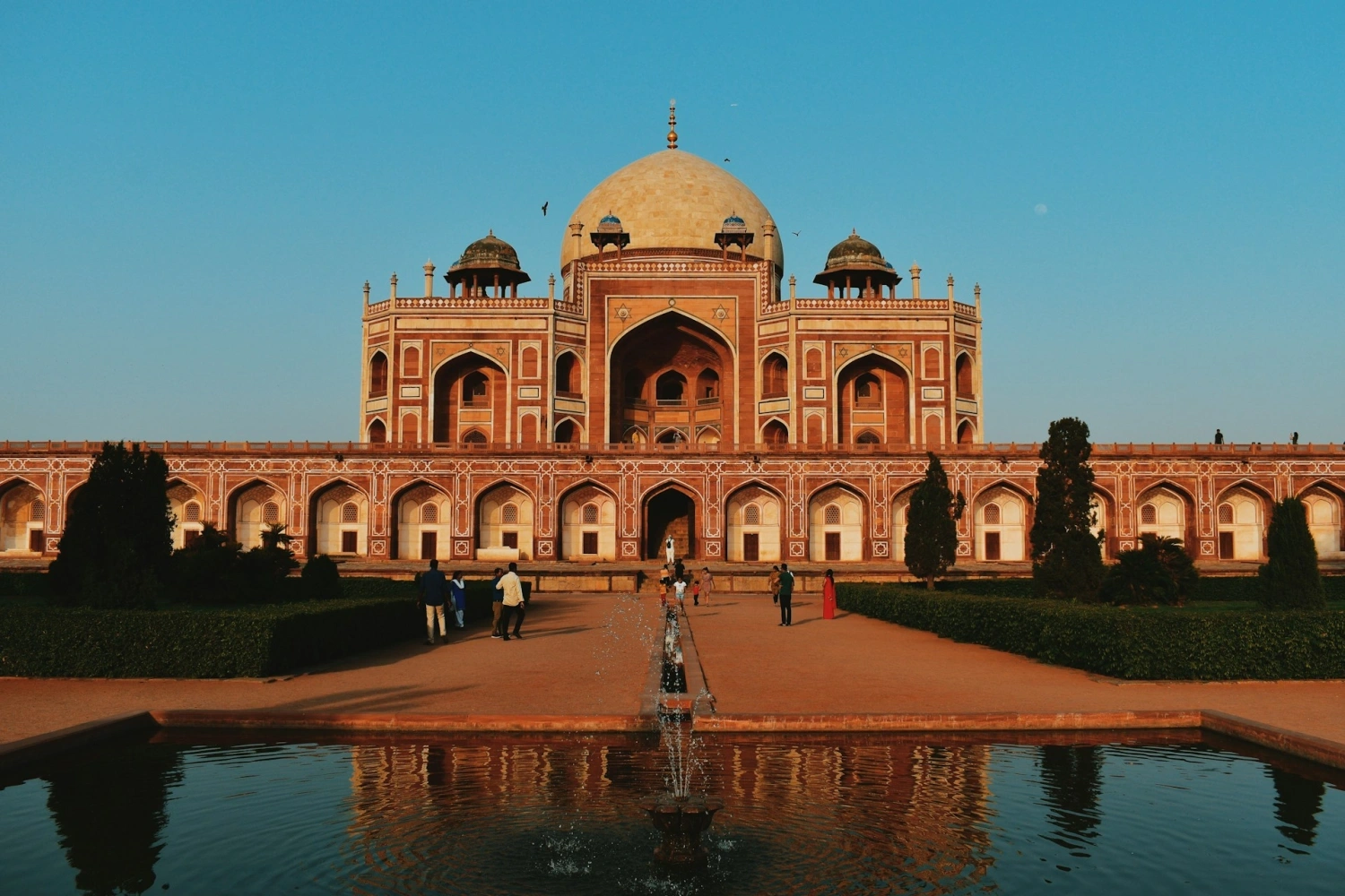 Royal Legacies & Wild Encounters