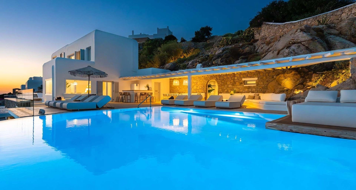 Carmina Villa